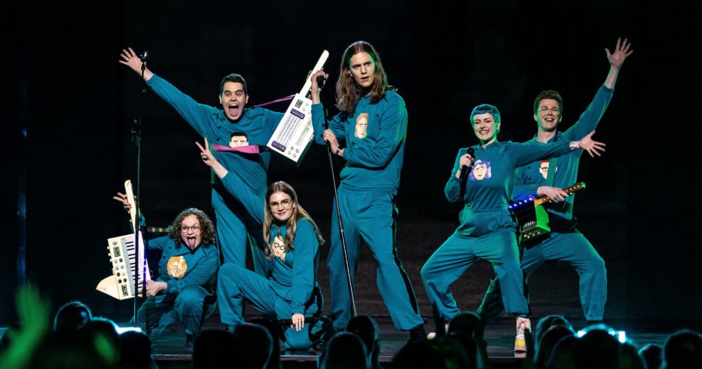 Daði og Gagnamagnið IJsland Think About Thinks Viral 2021 2020 Songfestival podium